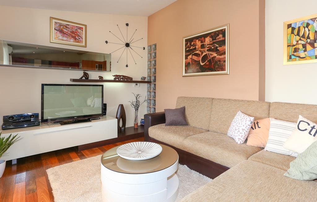 Apartments Ena&Toni คาชเตลา ภายนอก รูปภาพ